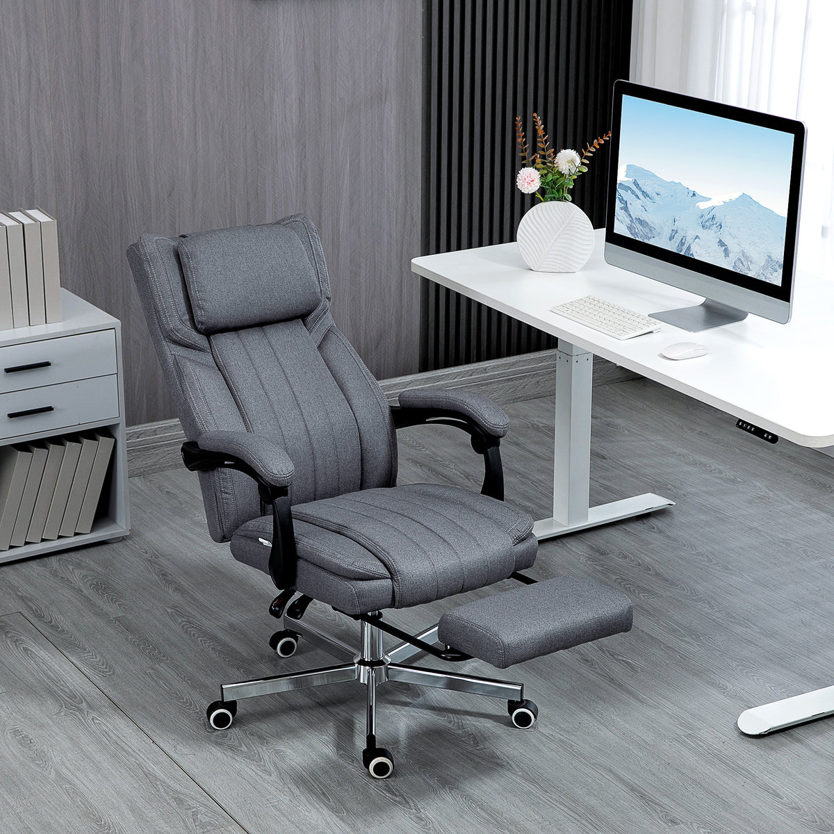 B¨¹rostuhl mit Massagefunktion, neigbare R¨¹cklehne, ausziehbare Fu?st¨¹tze, Leinenoptik, grau, 65 x 61 x 118 cm