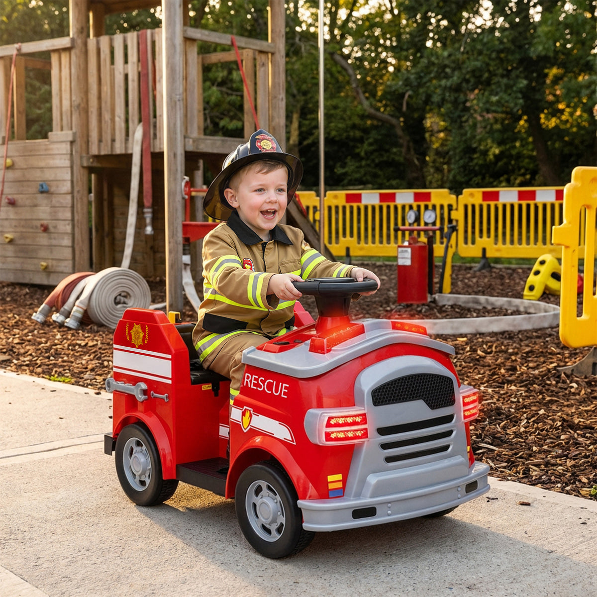 Feuerwehrauto, Elektro-Kinderauto, max. 3 km/h, Sirene, Blaulicht, Werkzeuge, für Kinder 3-5 Jahre