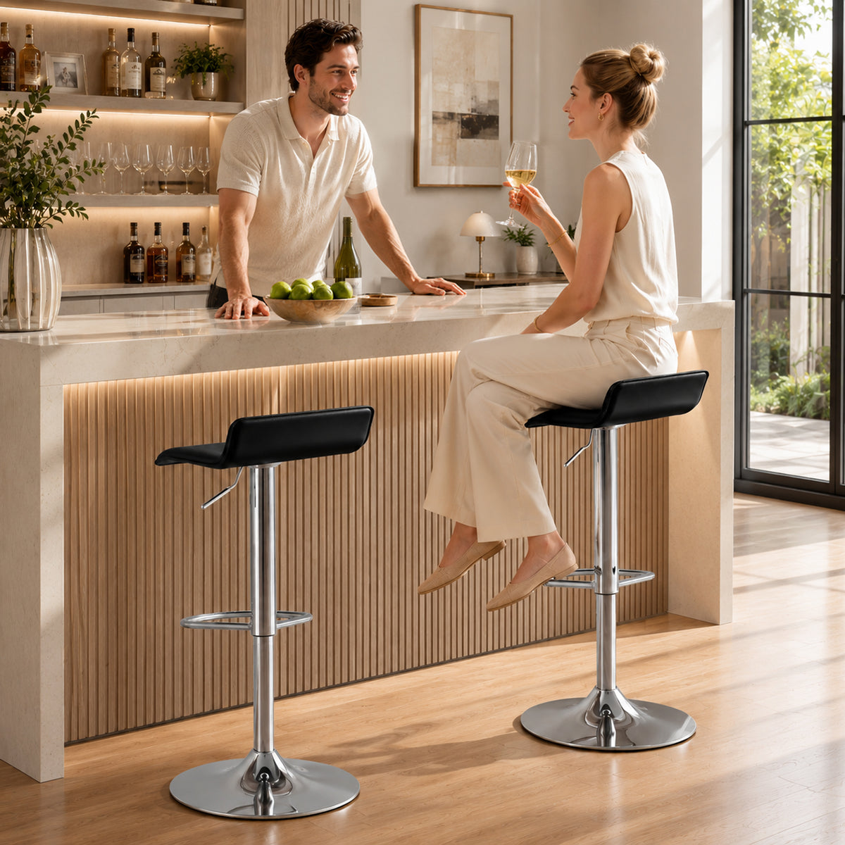 Barhocker 360° Drehbar Barstuhl mit Silber-Stahlgestell, Höhenverstellbar Küchenstuhl mit Fußstütze, Schwarz