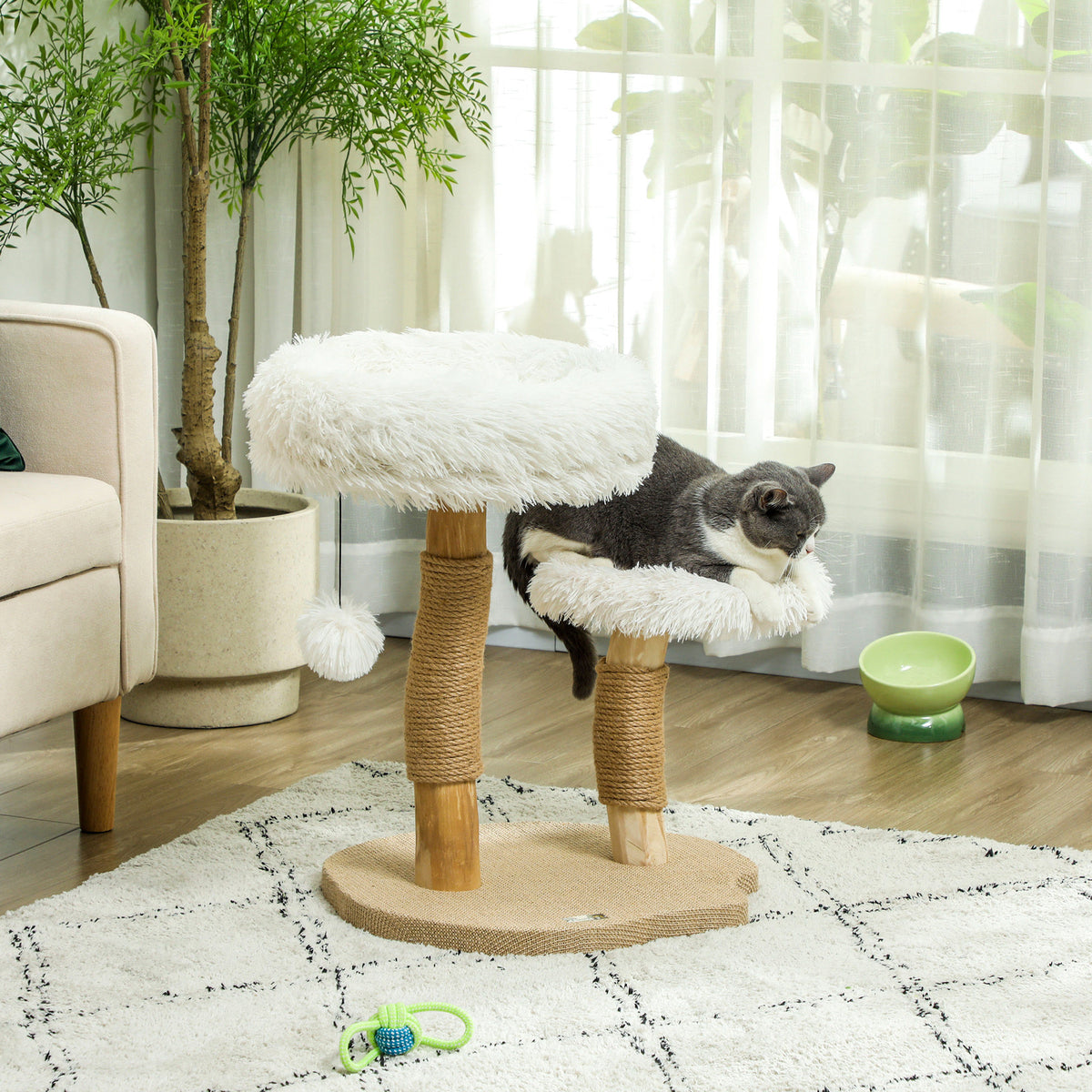 Katzenbaum, 61,5 cm, mit Katzenbett, Kratzpfosten, Sprungplattform, Spielzeugball, für Katzen bis zu 5 kg, Weiß