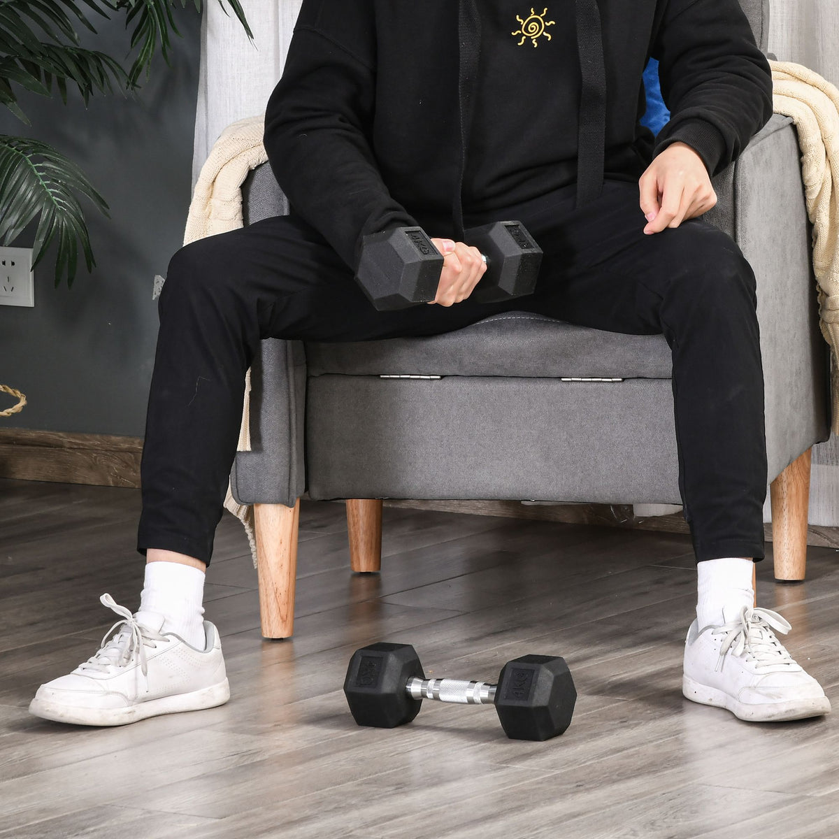 Hexagon Hanteln, 2er Set Hanteln mit gerändeltem Griff, Kurzhantelset aus Gusseisen, 2 x 4 kg, Kurzhanteln für Männer Frauen, Zuhause, Fitnessstudio, Krafttraining