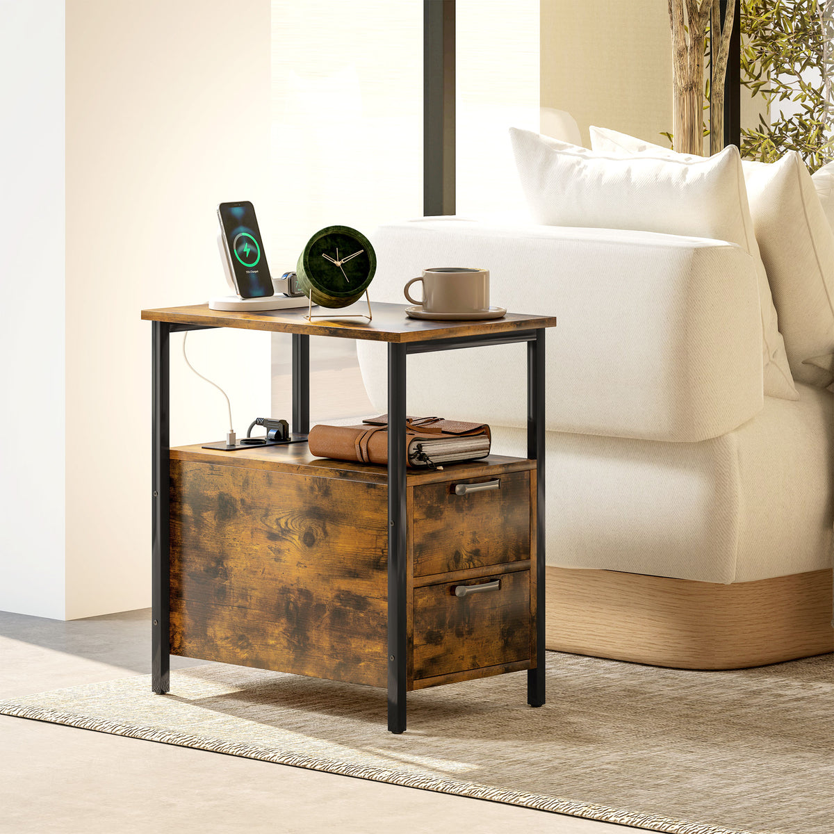 Beistelltisch mit Aufladestation, USB-Anschl¨¹ssen, Steckdosen, 2 Schubladen und Regal f¨¹r Wohnzimmer, Schlafzimmer