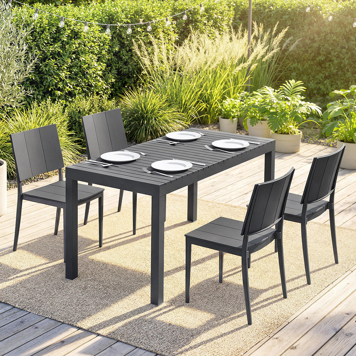 Gartenmöbel Set Sitzgruppe 5-teilig Breiter Tisch mit 4 Stapelstühlen Lamelldesign für 4 Personen Dunkelgrau