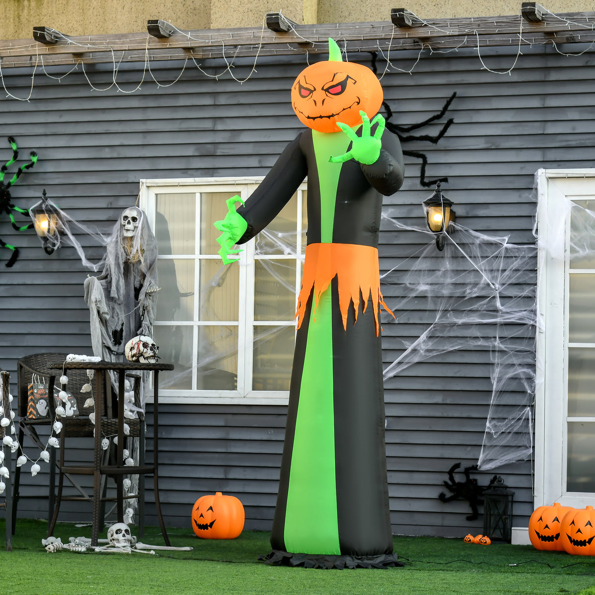 Halloweengeist mit LED-Lichtern, selbstaufblasend, inkl. Gebläse, 100 cm x 96 cm x 270 cm, Grün + Gelb + Schwarz