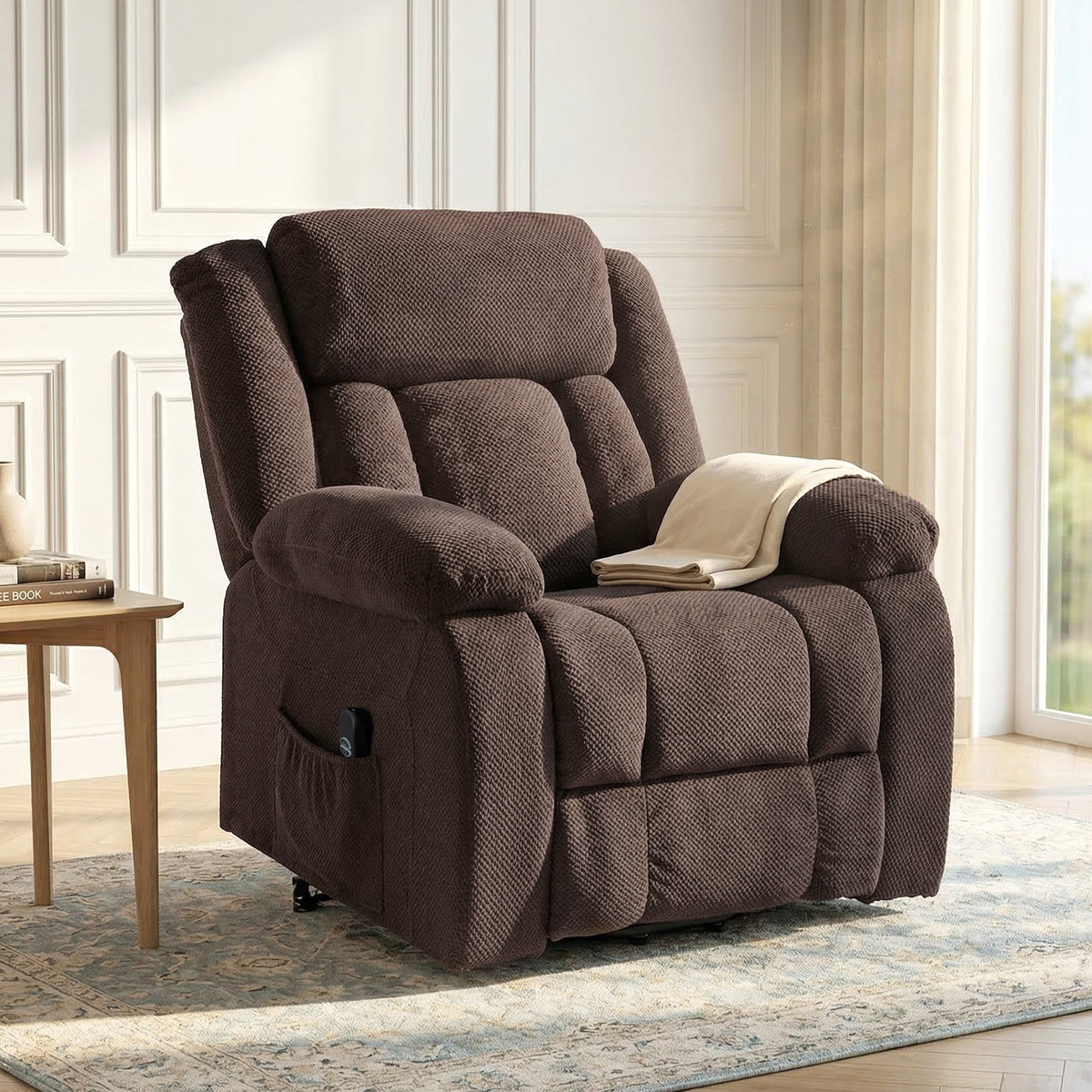 Aufstehsessel mit weichem Bezug, Recliner-Sessel mit Fernbedienung und Seitentaschen, Braun