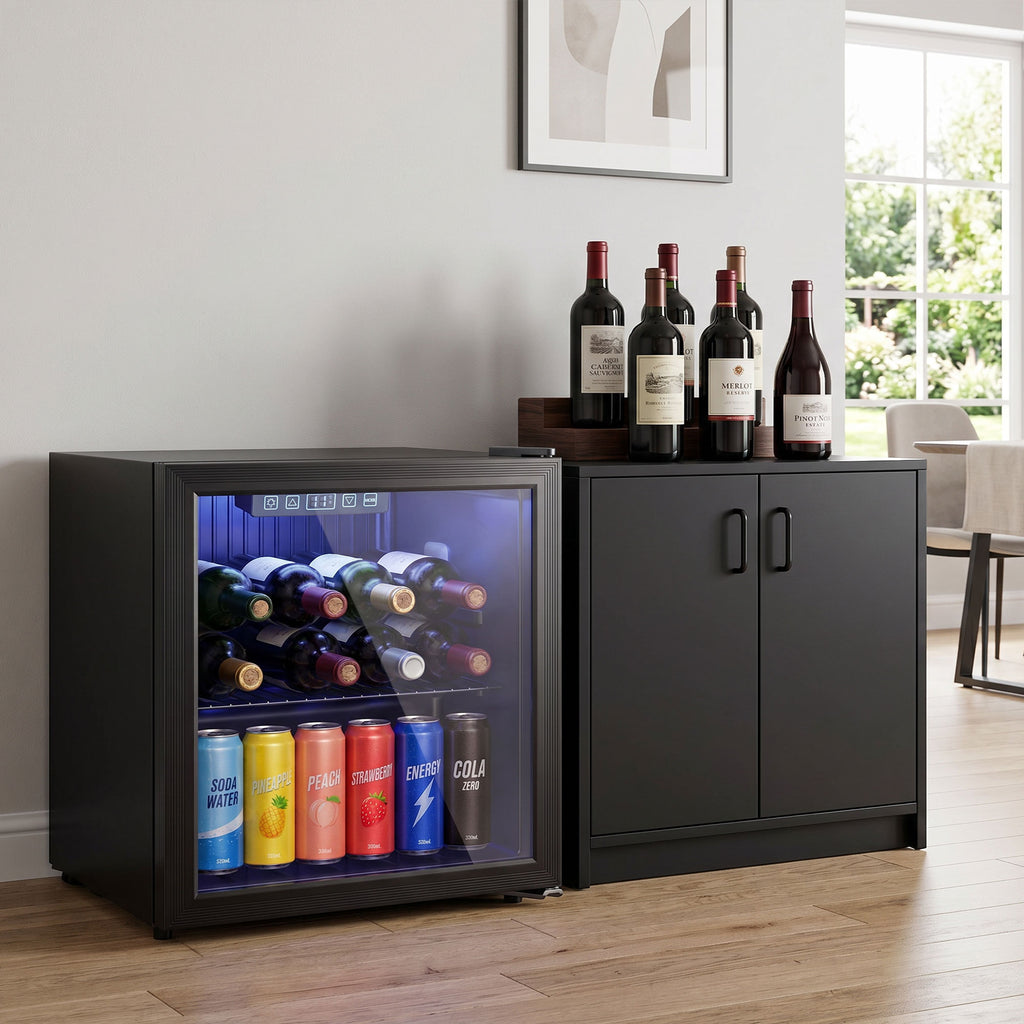 50 L Getränkekühlschrank, Kühler für 48 Dosen mit Doppelglas-Tür, verstellbar Regal, LED-Beleuchtung Schwarz