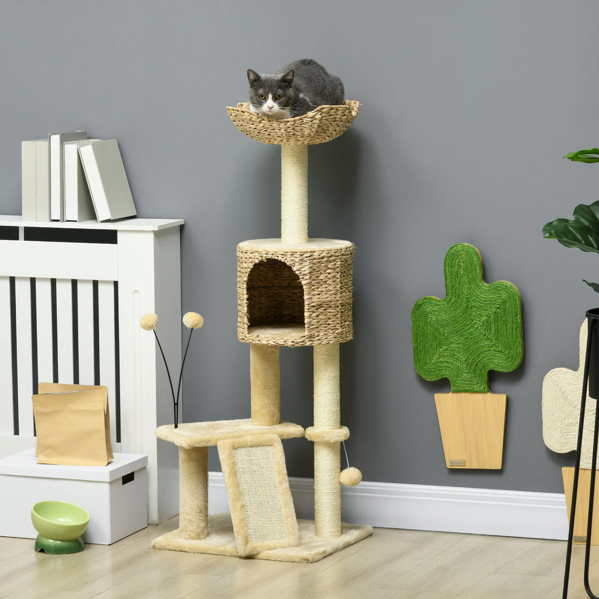 Kratzbaum mit Katzenhöhle, Liegeplattform, Spielball, 45x40x116cm, Braun/Beige