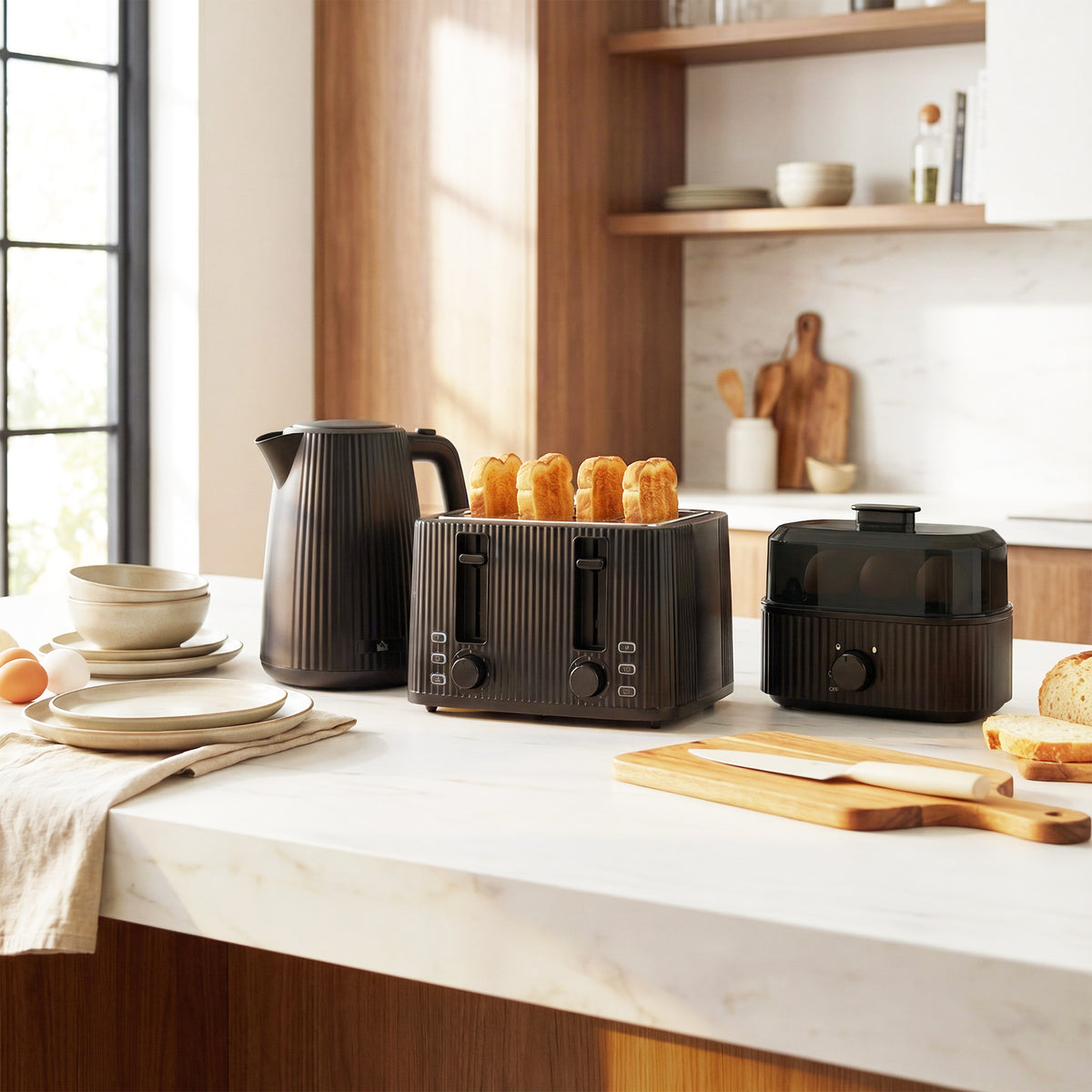 1,7L Schnellkoch-Wasserkocher und 4-Scheiben-Toaster-Set, Eierkocher für 6 Eier mit Kontrollleuchte Schwarz