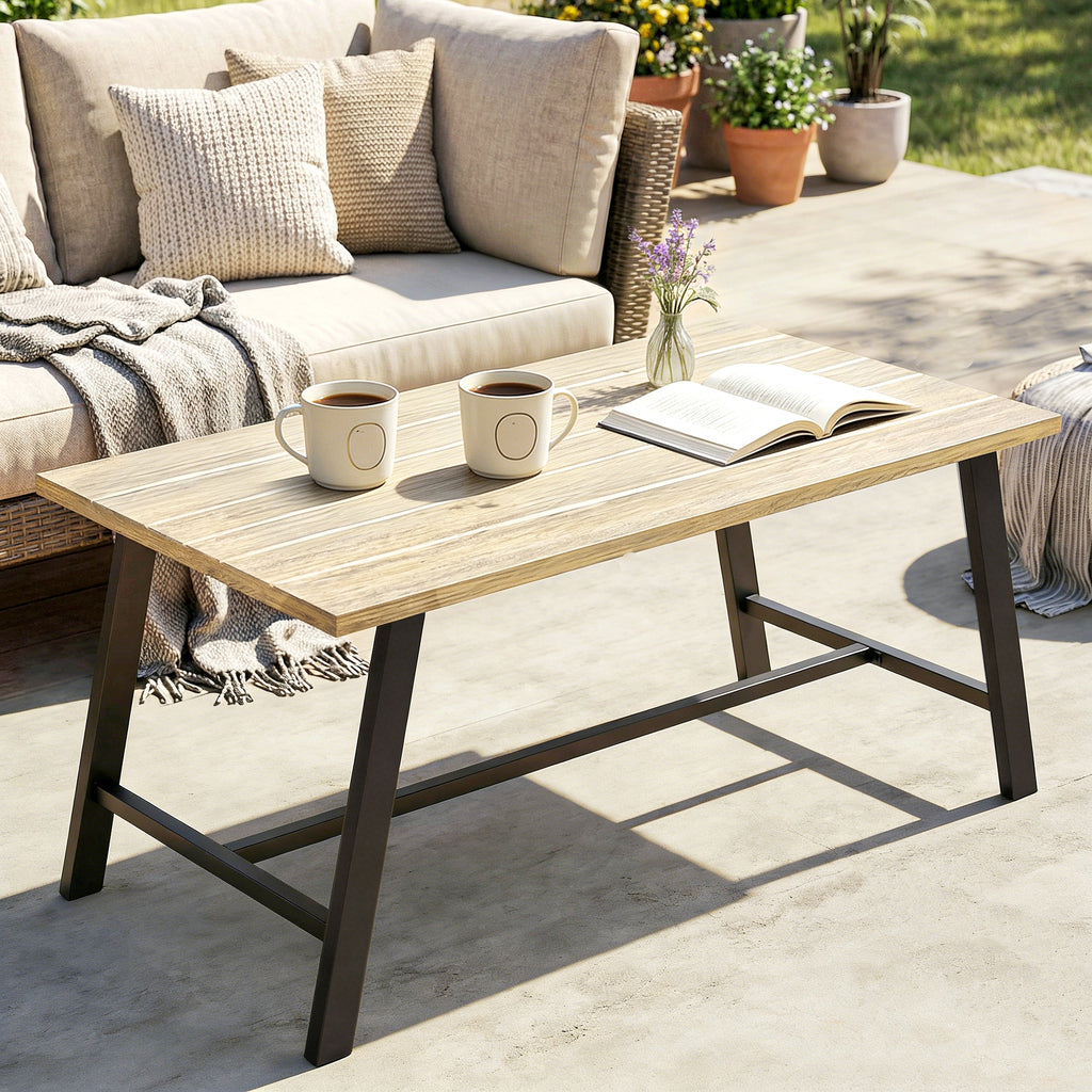 Outdoor-Couchtisch, rechteckiger Metall-Beistelltisch mit Tischplatte in Holzoptik, 100 x 55 cm, Braun