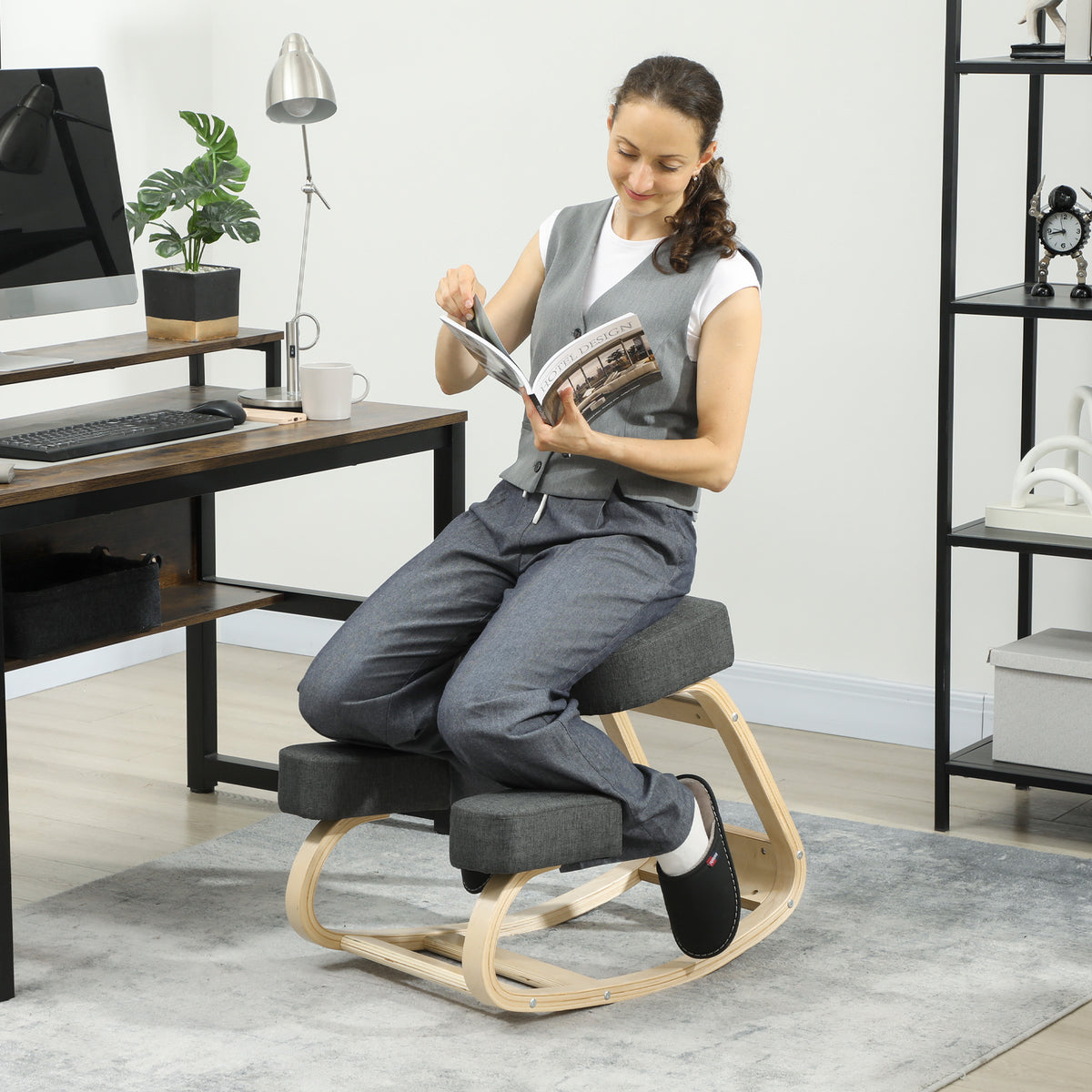 Kniestuhl, ergonomischer Sitzhocker, Polsterhocker für gesunde Sitzhaltung, Birkenholz, 120 kg belastbar, Dunkelgrau