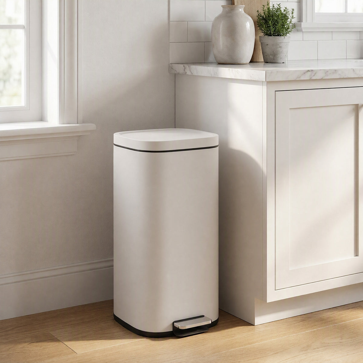 30L Kitchen Bin, Compact Pedal Bin with Soft-Close and Stay-Open Lid, Removable Bucket for Kitchen, Home, Office, Cream