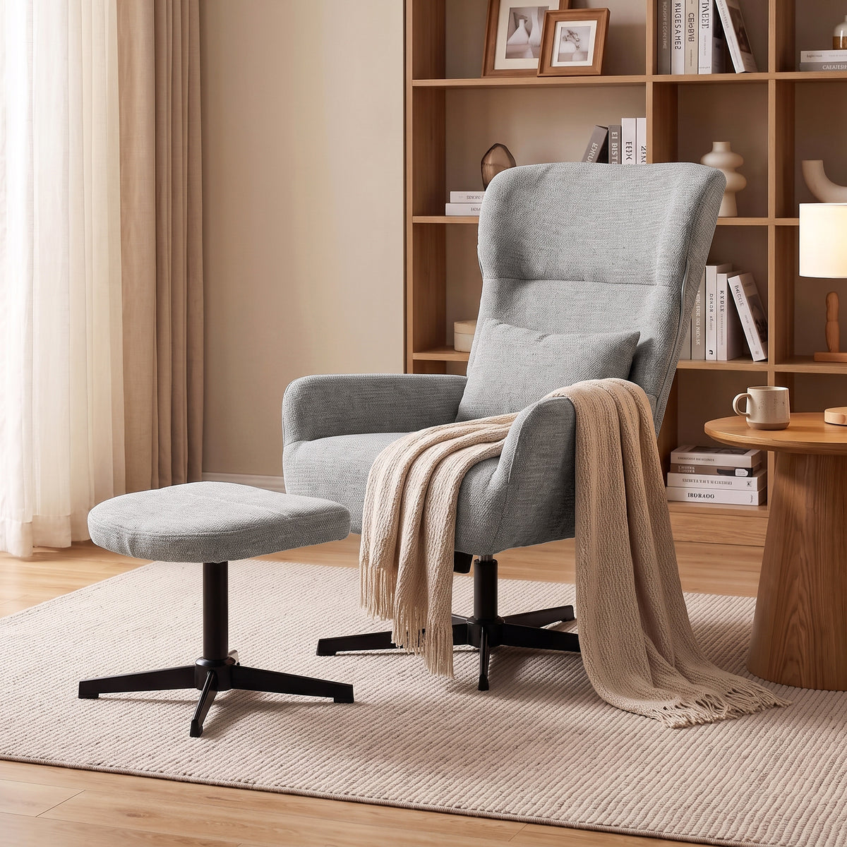 360° drehbarer Loungesessel mit Hocker, höhenverstellbar, Chenille-Bezug, mit Lendenkissen, Cremeweiß