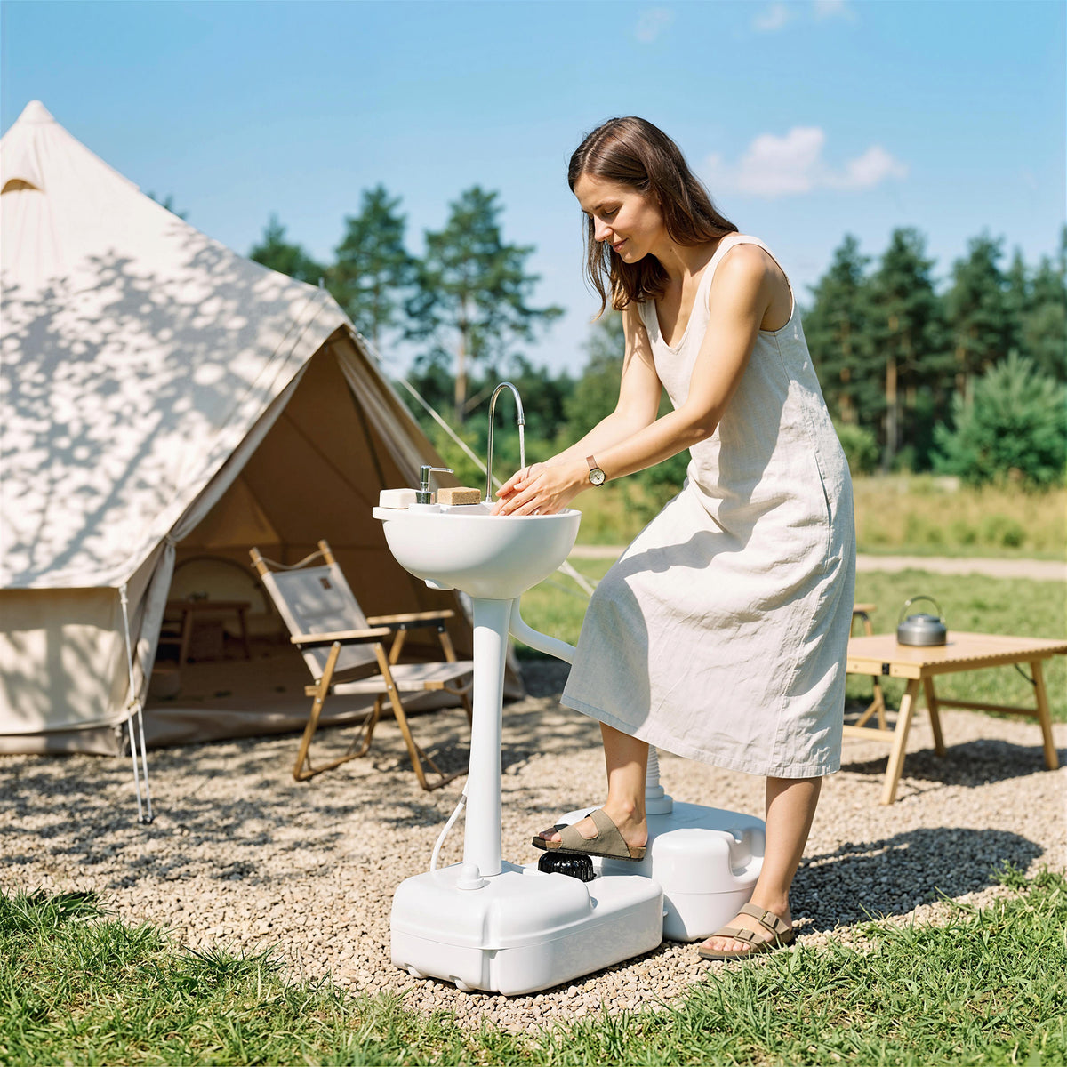 Camping-Waschbecken mit Auffangbehälter, Seifenspender, 17L Wassertank, mobil, hellgrau