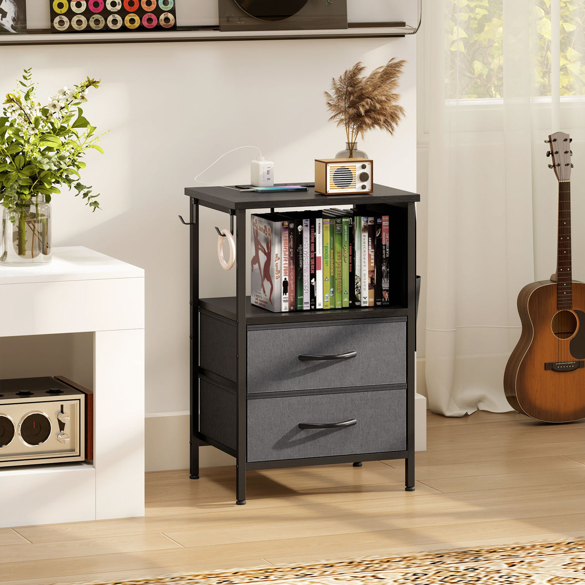 Couchtisch Beistelltisch mit Ladestation, Stahlrahmen, USB-C-Anschl¨¹ssen, Schubladen, Haken, 40cm x 30cm x 60cm Schwarz