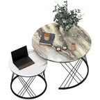 Couchtische im 2er-Set, Marmoroptik, Spanplatte, Metall, runde Kaffeetische für Wohnzimmer, ineinanderstellbar Grau+Weiß