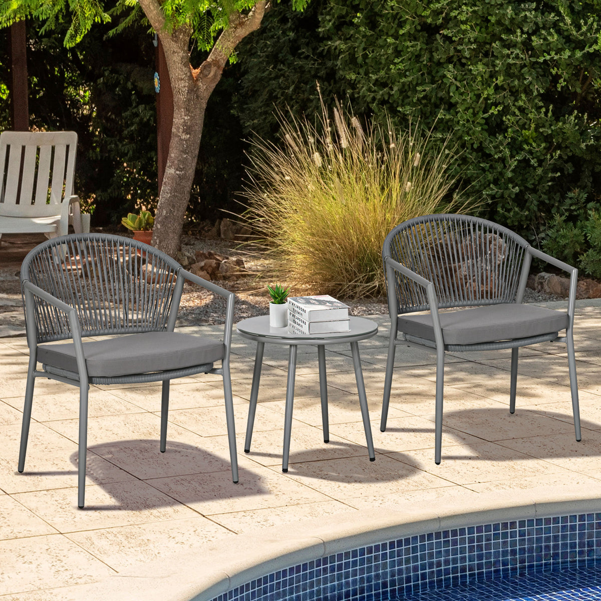 Gartenmöbel-Set, 2 Stühle & 1 Tisch mit Glasplatte, Rattanoptik, wetterfest, Metallrahmen, Grau