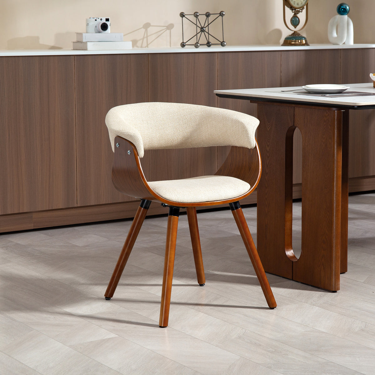 Esszimmerstuhl, Stoff in Leinenoptik, gebogene Rückenlehne, Holzbeine, Beige