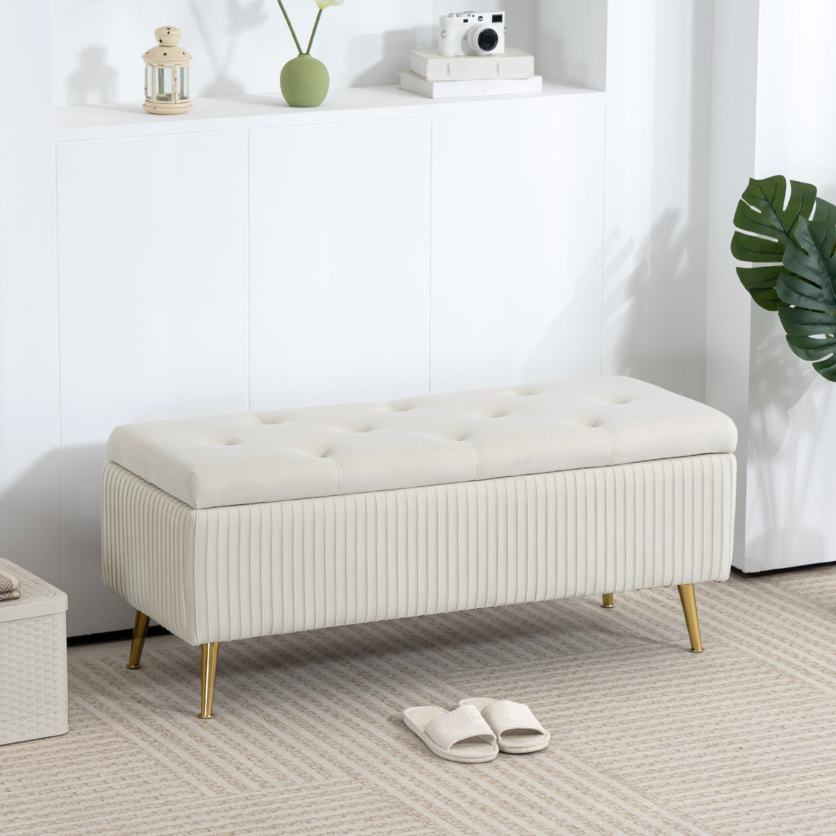 Sitzbank mit Stauraum, Polsterbank mit Samtoptik, Goldene Stahlbeine, Bettbank für Wohnzimmer