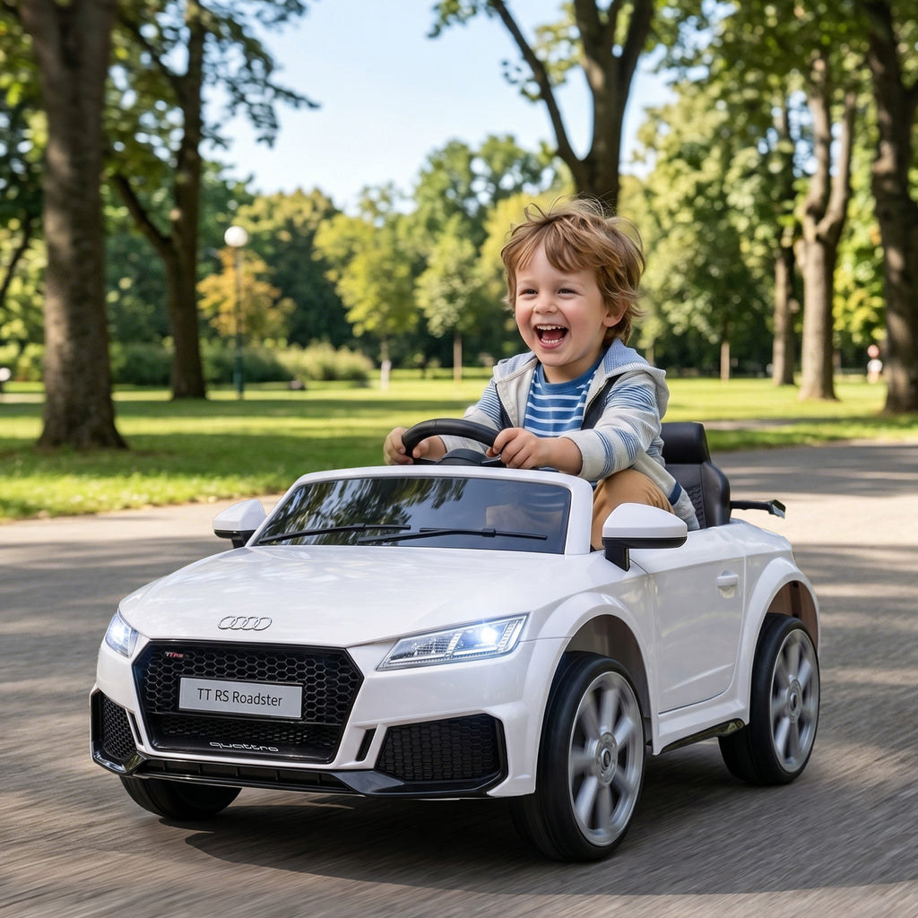 Kinder-Elektroauto, Audi TT RS Roadster, 3 km/h, Fernbedienung, LED, USB, Weiß