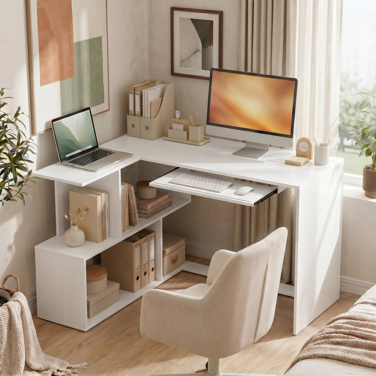 Eckschreibtisch, Computertisch mit Tastaturauszug und offenen Ablagen, weißer Holz-Look