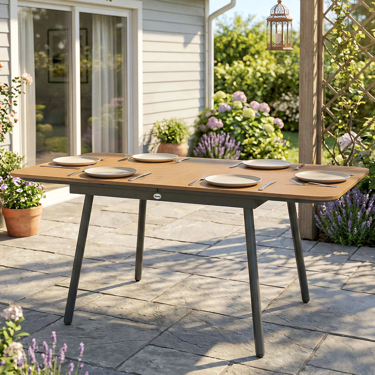 Gartentisch 140 x 80 cm für 6 Personen rostbeständig Outdoor Esstisch mit WPC-Tischplatte Verstellbare Füße, Teak