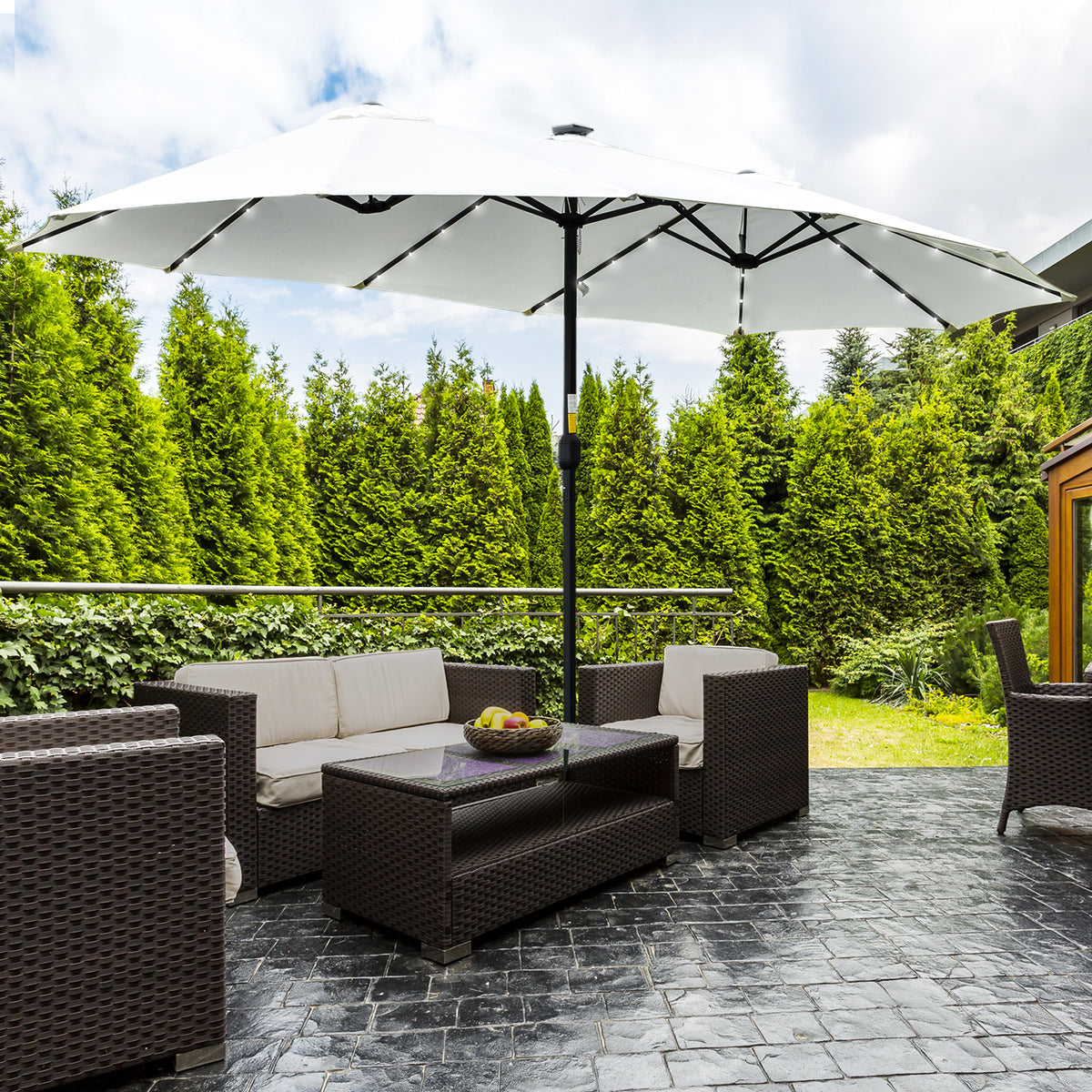 Doppelsonnenschirm mit Solar LED 450 x 265 cm, Sonnenschirm mit Handkurbel, oval Balkonschirm Strandschirm windfest stabil Marktschirm Kurbelschirm für Balkon Terrasse Garten, Cremeweiß