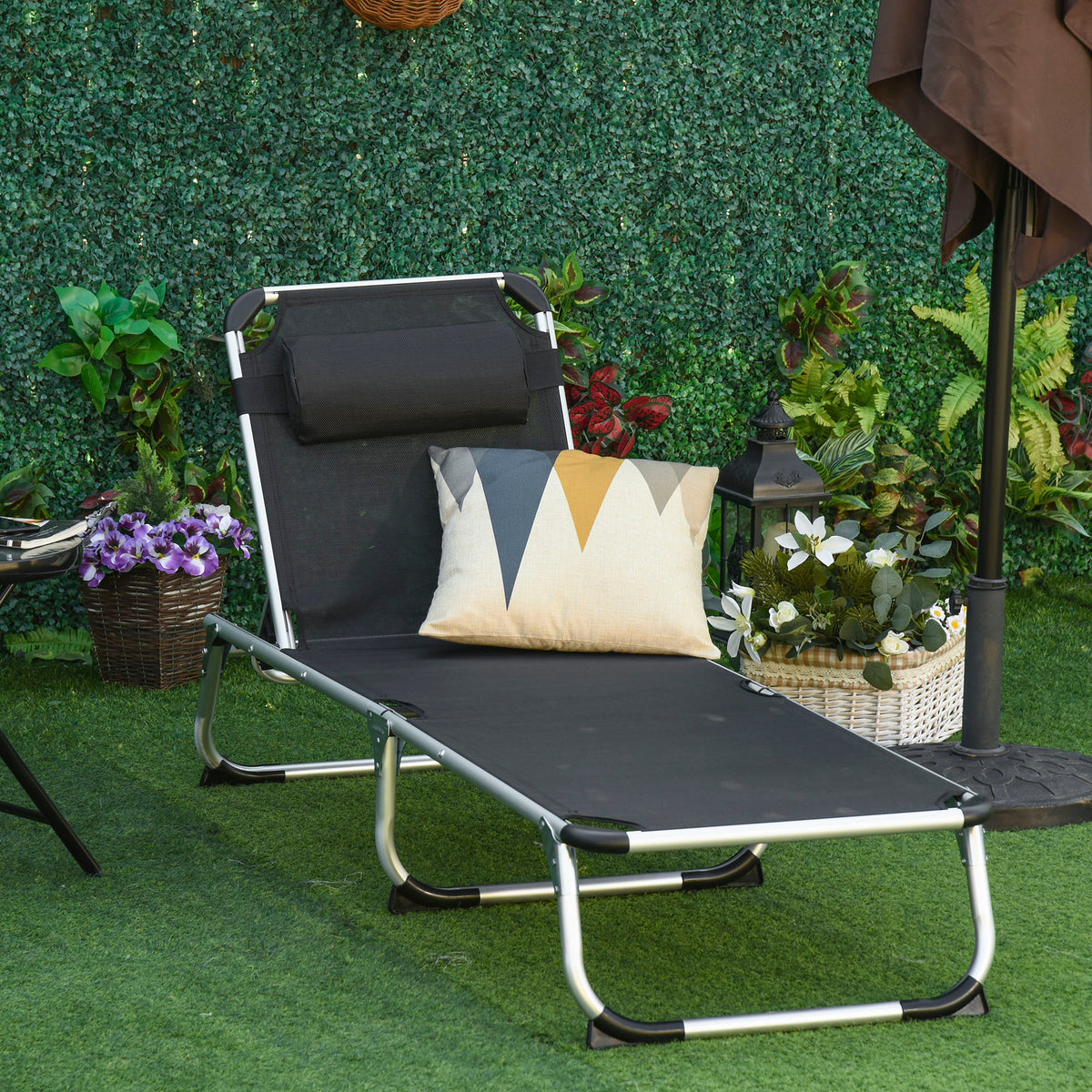  Sonnenliege faltbar Gartenliege mit Kopfkissen Liegestuhl mit der 4-stufig verstellbaren Rückenlehne Campingliege bis 120 kg belastbar für Outdoor-Park, Garten, Schwarz