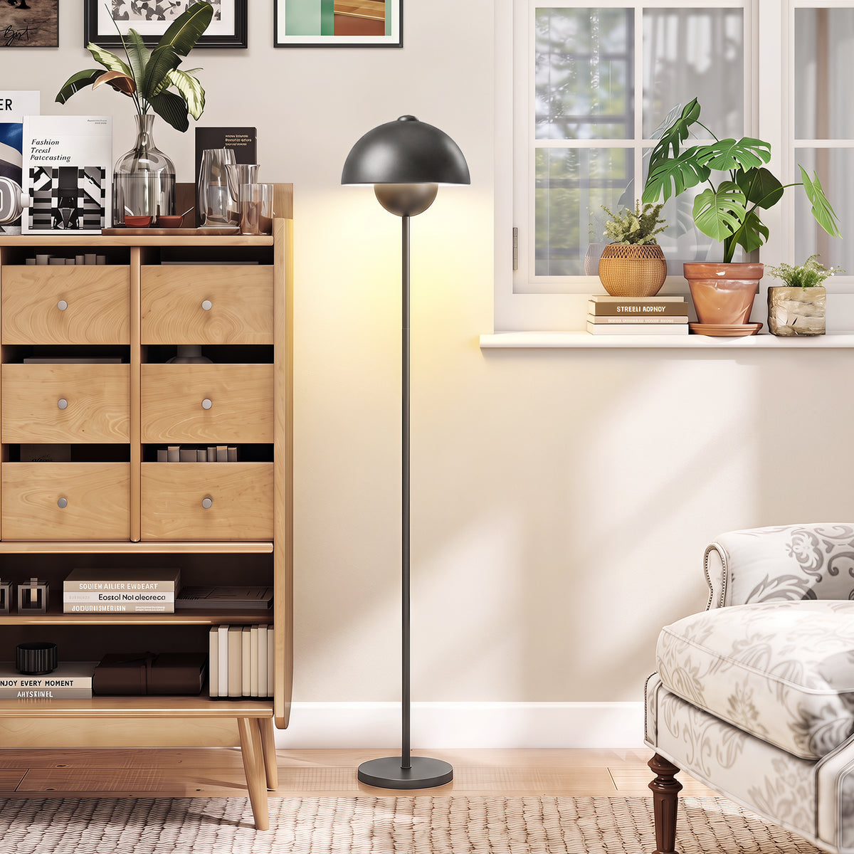 Stehlampe, runder Schirm, Fußschalter, langes Kabel, eleganter Look, Metall, Grau