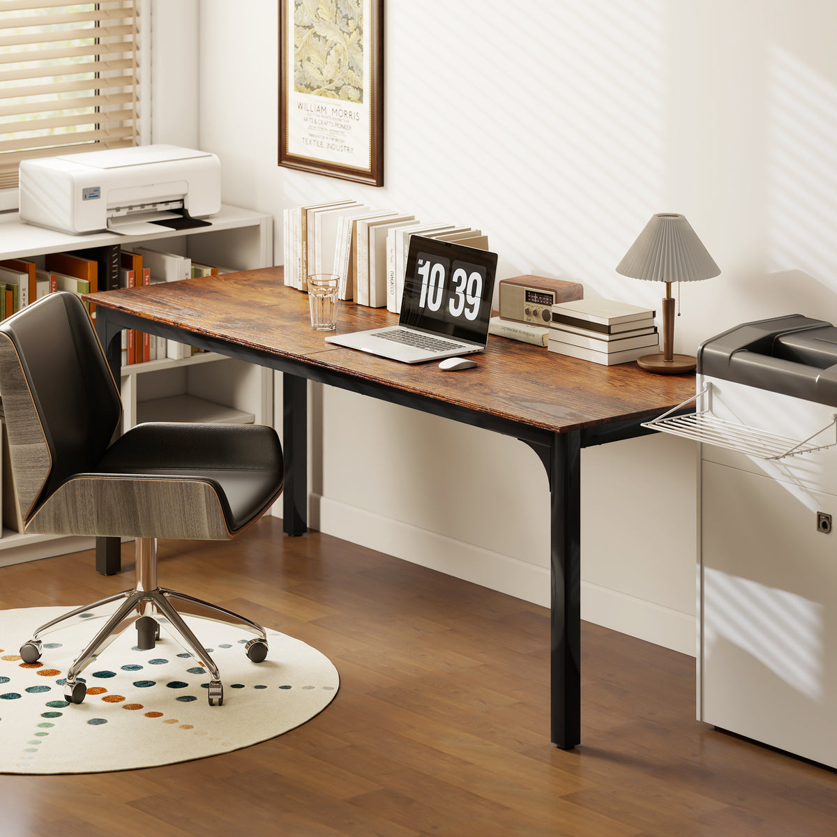 Schreibtisch, Computertisch, rustikales Design, viel Platz, Spanplatte, Braun