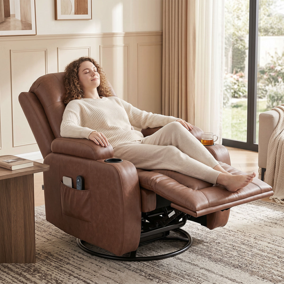 Massagesessel mit Wärmefunktion, drehbarer Schaukelsessel mit Fußstütze, Hellbraun