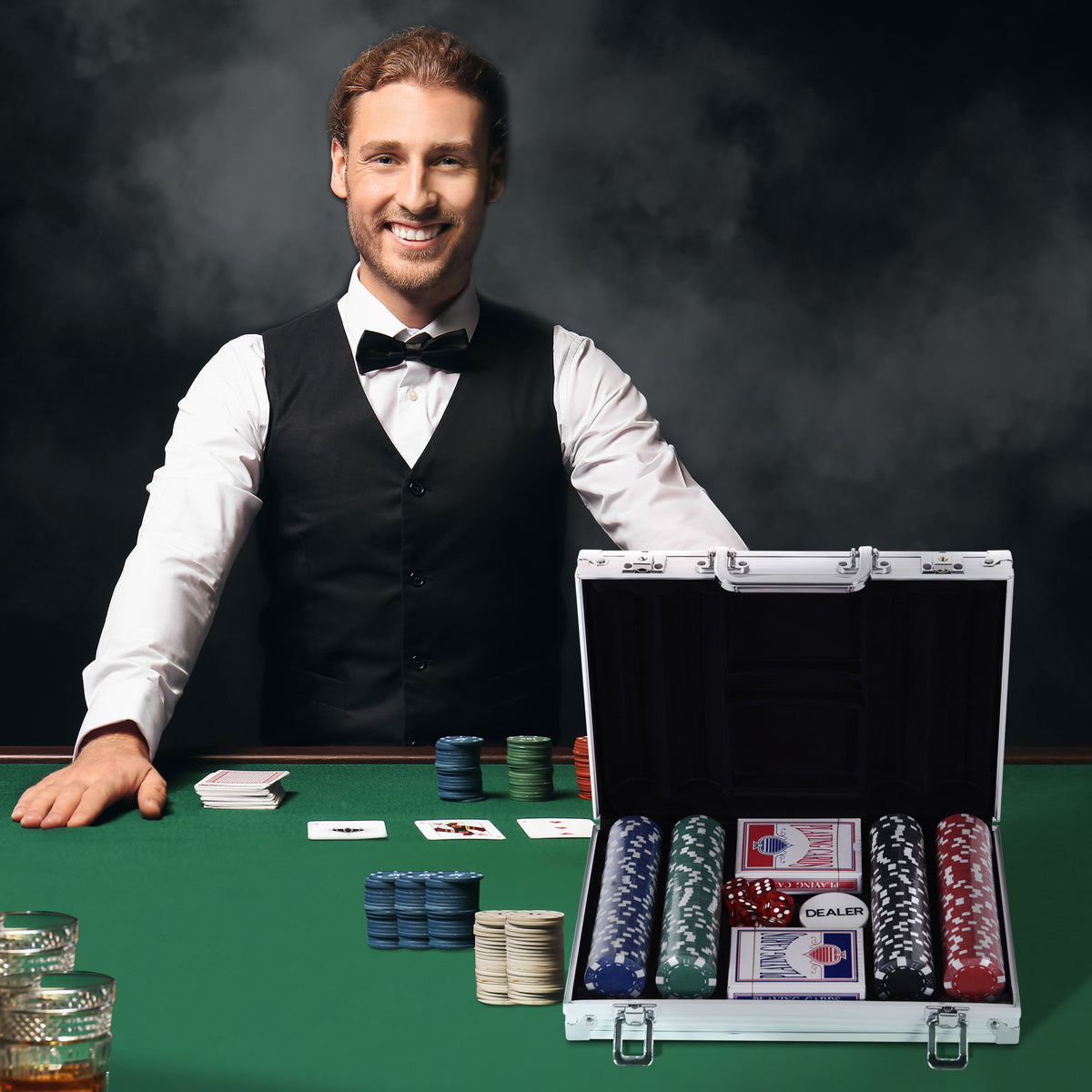 Pokerkoffer Pokerset 200 Pokerchips 2xKartenspiel 5xWürfel 1xAlukoffer Poker Set Jetons Koffer Alu+ Polystyrol 29,5x20,5x6,5 cm